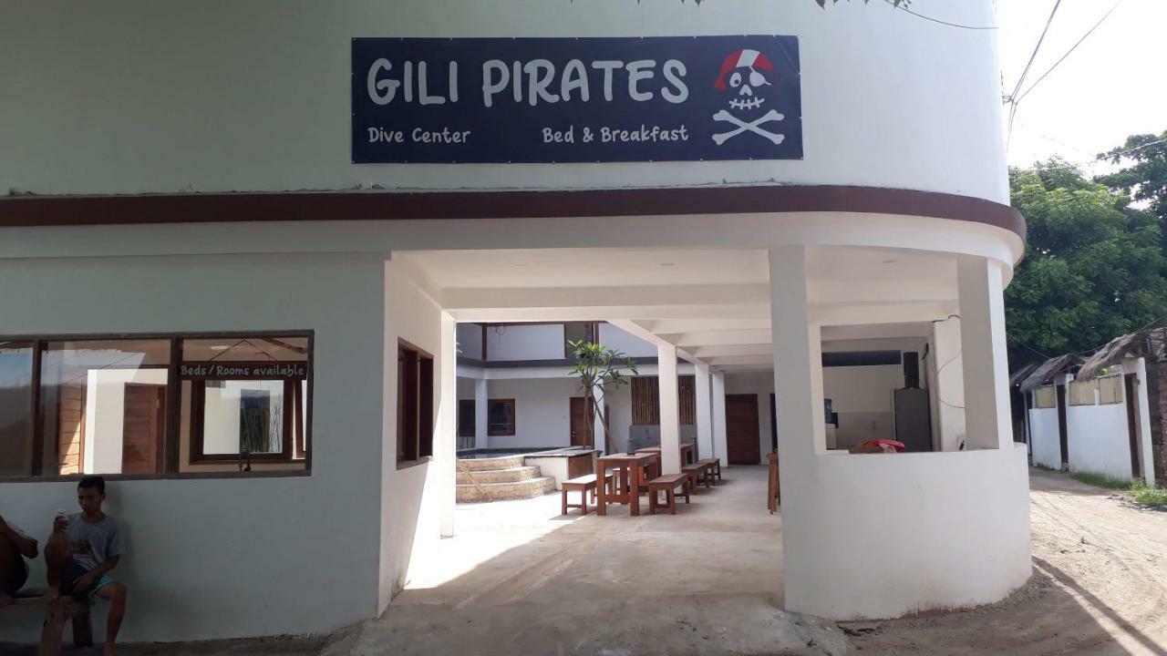 Gili Pirates Dive & Bnb Гілі-Траванган Екстер'єр фото